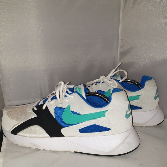 nike air pantheos